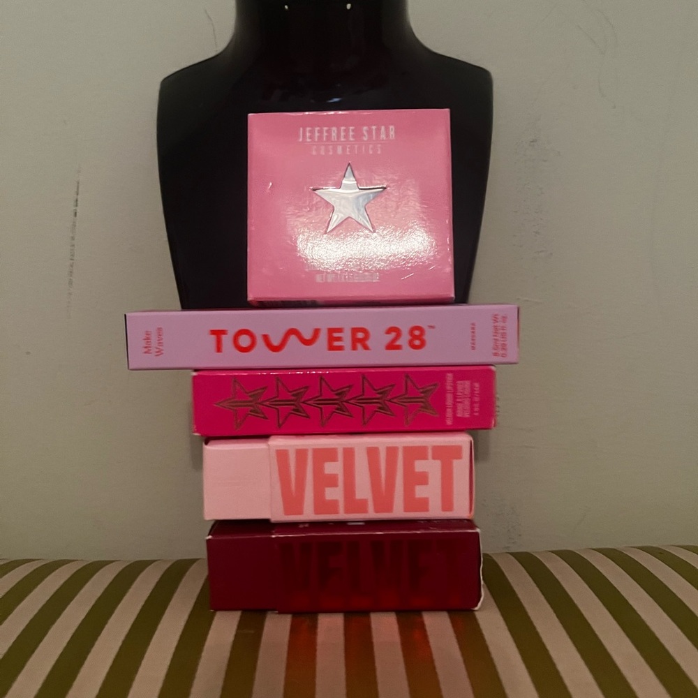 Jeffree Star Pink and Red Makeup Collection